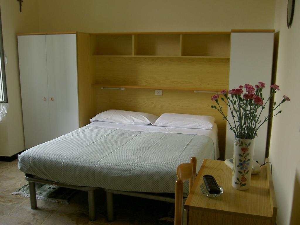 Albergo Kristina Bordighera Oda fotoğraf