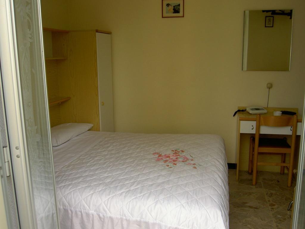 Albergo Kristina Bordighera Oda fotoğraf